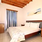 Oceania Apartahotel