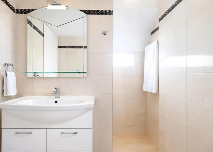 Oceania טורלוס