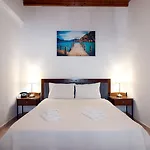 Oceania Aparthotel Tourlos
