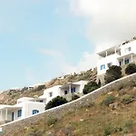 Oceania Aparthotel 3*