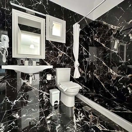 Oceania Aparthotel 4*